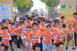 Trung tâm ngoại ngữ Lalisa tổ chức Giải chạy “Bước chân vì cộng đồng” 
