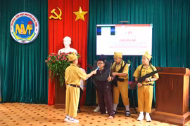 Sinh hoạt chuyên đề nhân kỷ niệm 110 năm Ngày sinh đồng chí Lý Tự Trọng