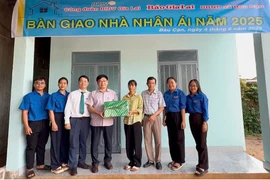 Báo Gia Lai bàn giao nhà tình nghĩa cho hộ nghèo thôn Ia Mua