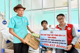 Trao gần 8,5 triệu đồng hỗ trợ bệnh nhân suy thận ở xã Mang Yang