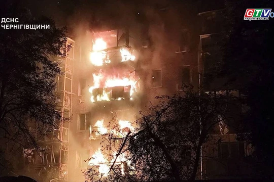 Nga dội mưa tên lửa giữa đêm, nhiều thành phố ở Ukraine chìm trong bóng tối