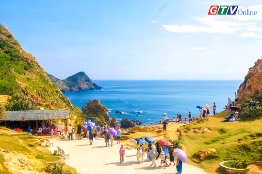 Toàn cảnh Gia Lai 24h: Chủ tịch UBND tỉnh chỉ đạo nâng cao chất lượng phục vụ khách du lịch mùa hè