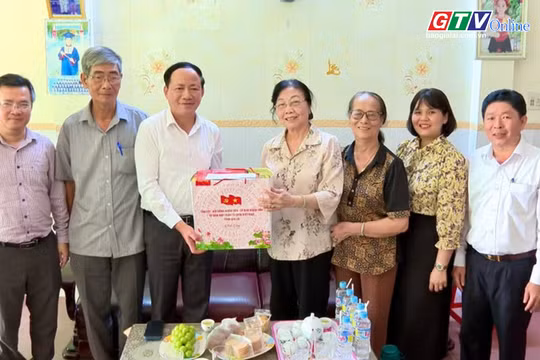 Toàn cảnh Gia Lai 24h: Chủ tịch UBND tỉnh Phạm Anh Tuấn thăm, tặng quà người có công tiêu biểu