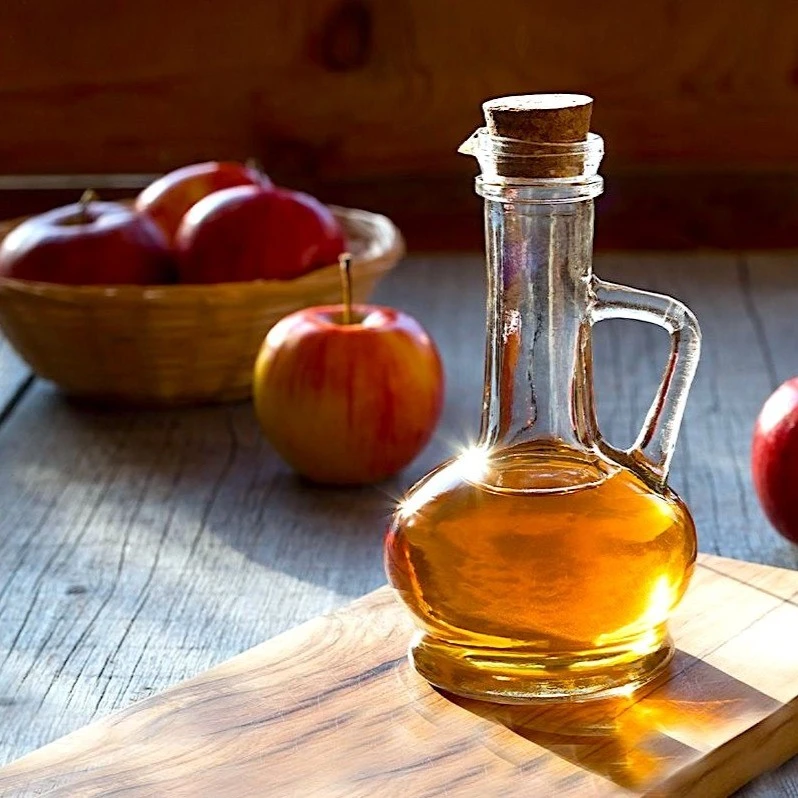 Tóc sạch gàu, óng mượt nhờ giấm táo