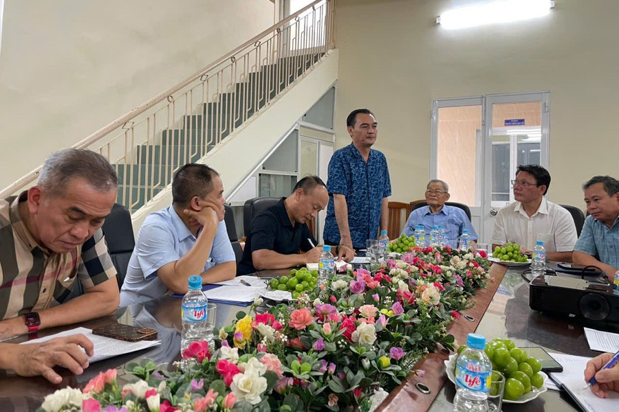 Đoàn công tác của LĐBĐ Việt Nam tham gia buổi làm việc với LĐBĐ Bình Định. Ảnh: H.V 2.jpg