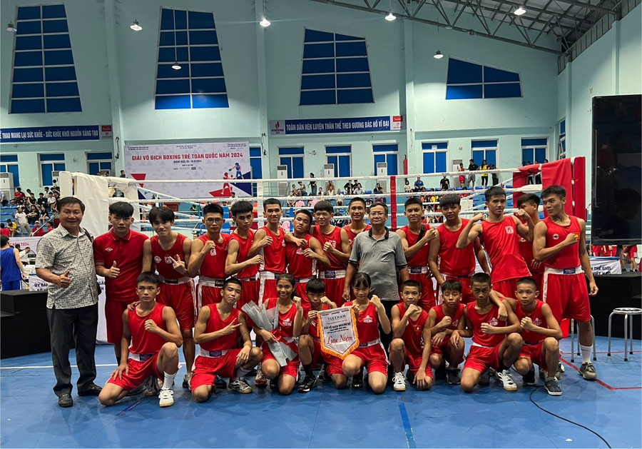 Đội tuyển boxing Bình Định (cũ) đã có thành tích khá tốt tại Giải vô địch boxing trẻ toàn quốc năm 2024, với 1 HCV, 2 HCB và 8 HCĐ. Ảnh: ĐVCC 1.jpg