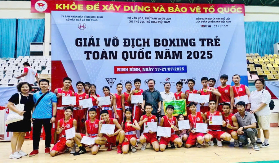 Đội tuyển trẻ boxing Gia Lai đã giành tổng cộng 4 huy chương vàng, 3 huy chương bạc và 8 huy chương đồng tại giải đấu này. Ảnh: ĐVCC 11.jpg