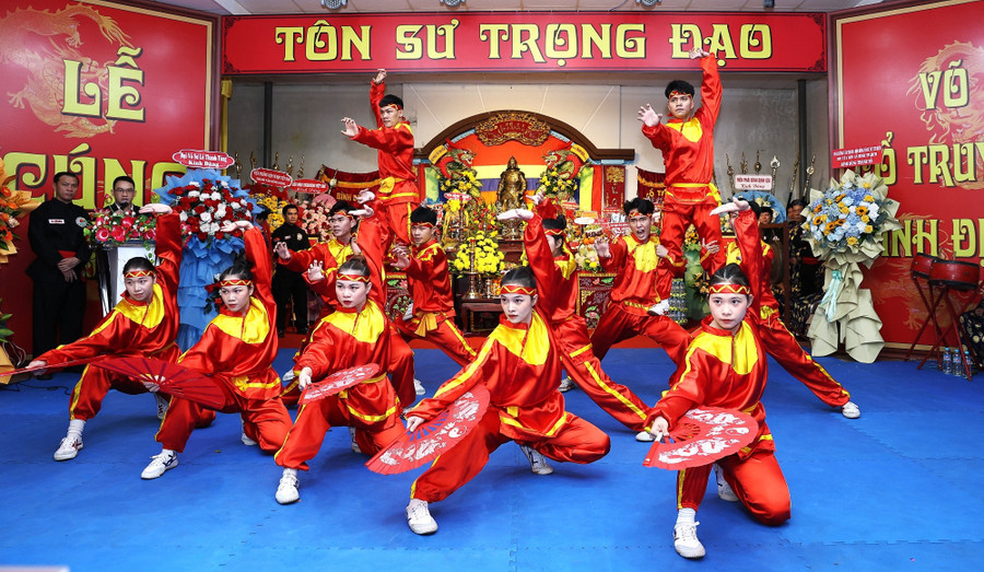 Chương trình biểu diễn là dịp đặc biệt để quảng bá hình ảnh đất nước, con người và những nét văn hóa đặc trưng của Gia Lai nói riêng và Việt Nam nói chung đến bạn bè quốc tế. Ảnh: Huỳnh Vỹ 41.jpg