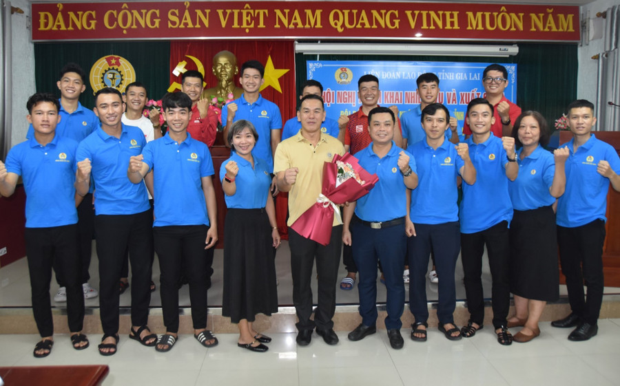 Đội Liên đoàn Lao động tỉnh Gia Lai tham gia vòng loại khu vực phía Nam-Giải bóng đá công nhân, viên chức Việt Nam năm 2025. Ảnh: ĐVCC bong-da-lien-doan-lao-dong.jpg