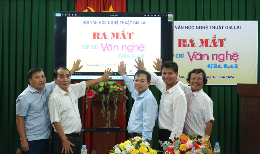Tạp chí Văn nghệ Gia Lai là kênh quảng bá hiệu quả các tác phẩm VHNT đến với bạn đọc trong và ngoài tỉnh. Ảnh: H.V tap-chi-van-nghe-2.jpg