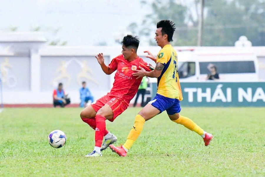 Dù cố gắng tạo ra nhiều cơ hội trong hiệp 2, Quy Nhơn United vẫn rời sân trắng tay đầy tiếc nuối. Ảnh: ĐVCC quy-nhon-bong-da-hang-nhat-1.jpg