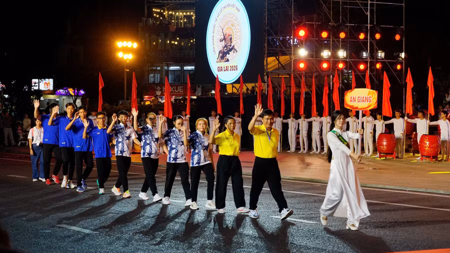 nghi-thuc-dieu-hanh-bieu-duong-luc-luong-4.jpg