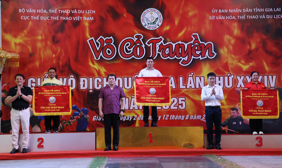 Đoàn Gia Lai giành vị trí nhất toàn đoàn nội dung quyền thuật. Ảnh: H.V 4.jpg