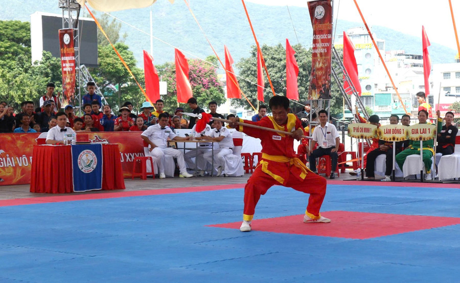 Võ sư Nguyễn Đức Thắng thi đấu ở nhóm lứa từ 51 - 60 tuổi. Ảnh: H.V 41.jpg