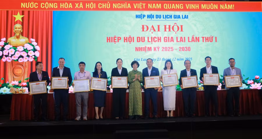 dai-hoi-hiep-hoi-du-lich-gia-lai-lan-thu-i-5.jpg
