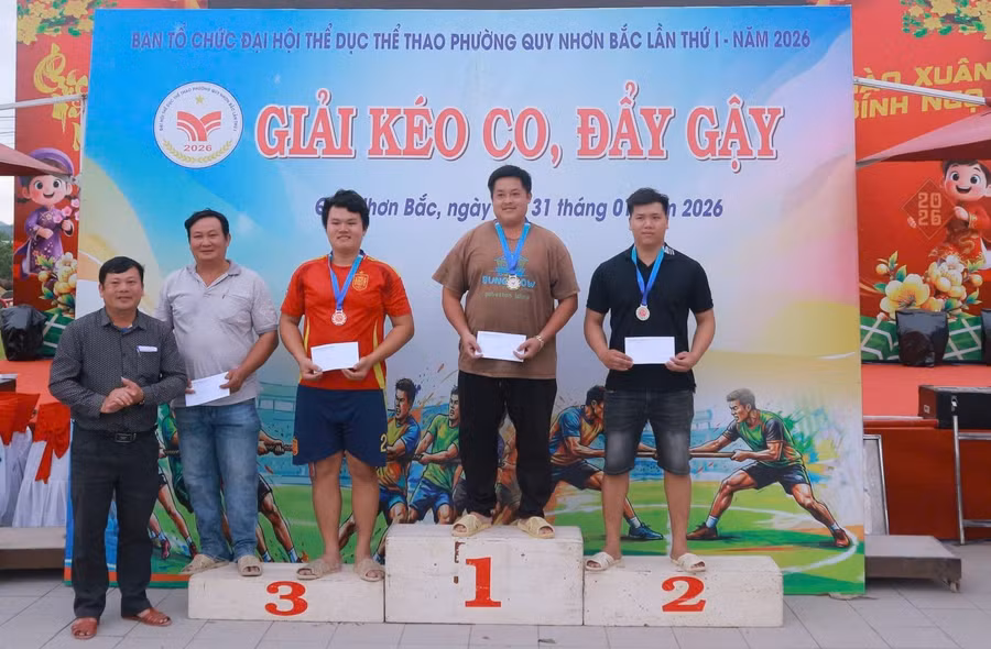 be-mac-giai-keo-co-day-gay-thuoc-dai-hoi-the-duc-the-thao-phuong-quy-nhon-bac-2.jpg