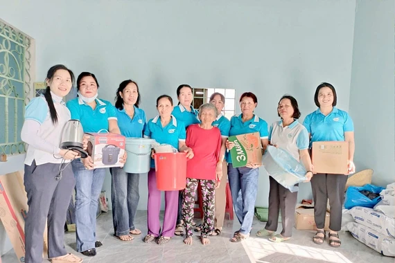 Hội Liên hiệp Phụ nữ xã An Nhơn Tây hưởng ứng Chiến dịch Quang Trung.