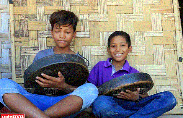 Buôn M’liêng có 8 bộ chiêng cổ có độ tuổi từ 100-200 năm.