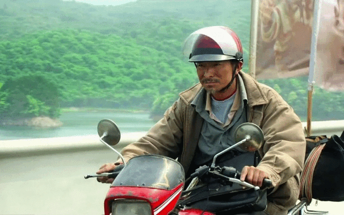  Người cha lái xe máy tìm con 24 năm. Ảnh: Daily Telegraph