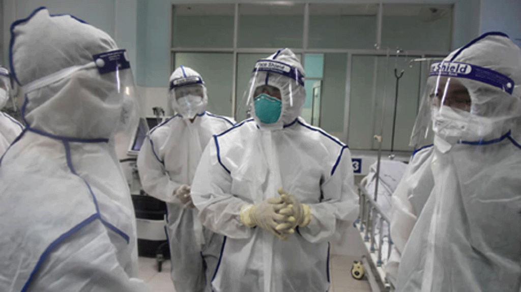 Điều trị bệnh nhân Covid-19 nặng tại TP.HCM - ẢNH KHÁNH PHƯƠNG