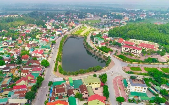 Toàn cảnh trung tâm thị trấn Dùng (huyện Thanh Chương, Nghệ An). Ảnh: Thanh Chương nghe-ann.jpg