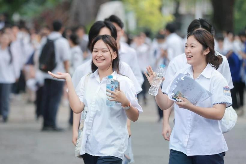 Thí sinh dự thi Tốt nghiệp trung học phổ thông. (Ảnh: TTXVN) cac-truong-dai-hoc-tung-hoc-bong-khung-thu-hut-sy-tu-mua-tuyen-sinh-nam-2025dd.jpg