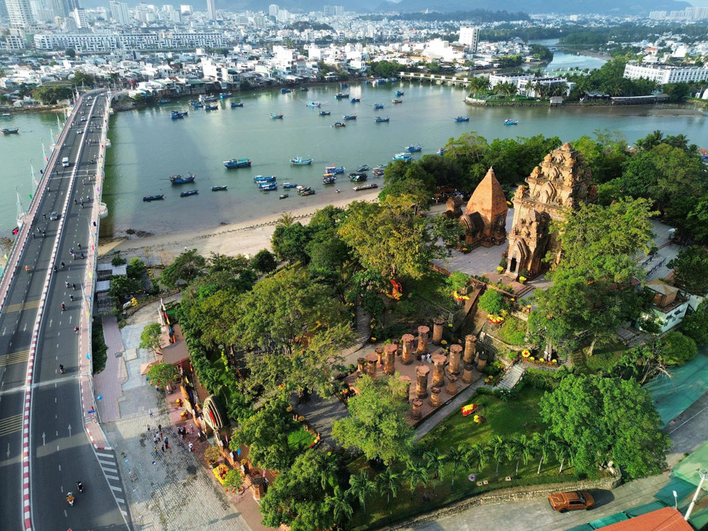 TP.Nha Trang tiếp tục là trung tâm hành chính của tỉnh Khánh Hòa mới nhờ hạ tầng hiện đại và kết nối thuận lợi. ẢNH: BÁ DUY TP.Nha Trang tiếp tục là trung tâm hành chính của tỉnh Khánh Hòa mới nhờ hạ tầng hiện đại và kết nối thuận lợi. ẢNH: BÁ DUY