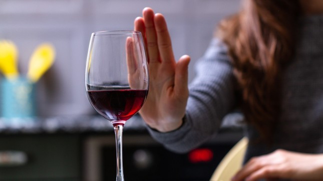 'Né' rượu bia đòi hỏi bản lĩnh của bạn. 'Né' rượu bia đòi hỏi bản lĩnh của bạn.