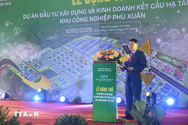 Phó Chủ tịch Thường trực UBND tỉnh Đắk Lắk Nguyễn Tuấn Hà phát biểu tại Lễ động thổ. (Ảnh: Nguyên Dung/TTXVN) 2pho-thu-tuong.jpg