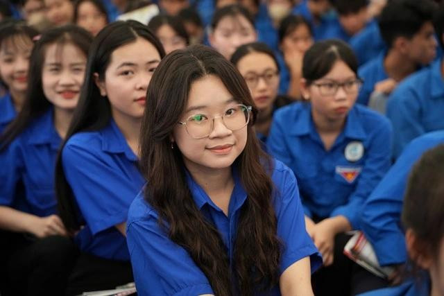 Học sinh Bình Định tham gia chương trình Tư vấn mùa thi của Báo Thanh Niên để nhận được thông tin về thi tốt nghiệp THPT và xét tuyển vào ĐH. ảnh: Vũ Đoan Học sinh Bình Định tham gia chương trình Tư vấn mùa thi của Báo Thanh Niên để nhận được thông tin về thi tốt nghiệp THPT và xét tuyển vào ĐH. ảnh: Vũ Đoan