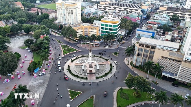 Sau 50 năm giải phóng, thành phố Buôn Ma Thuột đạt được nhiều thành tựu về kinh tế-xã hội và tỉnh đang hướng đến mục tiêu xây dựng Buôn Ma Thuột trở thành đô thị trung tâm vùng Tây Nguyên vào năm 2045 theo Kết luận của Bộ Chính trị. (Ảnh: TTXVN phát) 3daklak.jpg