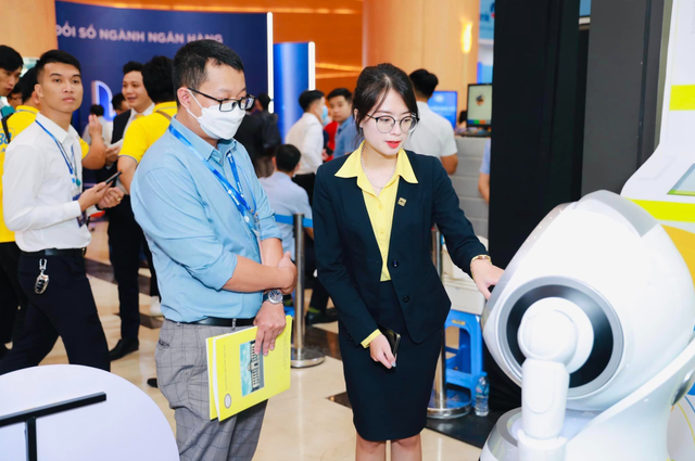 Nhiều ngân hàng tại Việt Nam cũng đẩy mạnh ứng dụng công nghệ AI vào vận hành Nhiều ngân hàng tại Việt Nam cũng đẩy mạnh ứng dụng công nghệ AI vào vận hành