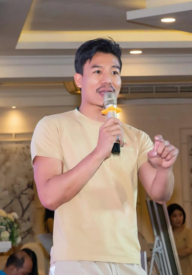 Hiếu Nguyễn tham gia vào hành trình nỗ lực rèn luyện nhân cách cho hơn 100 bé mồ côi sau dịch Covid-19 Hiếu Nguyễn tham gia vào hành trình nỗ lực rèn luyện nhân cách cho hơn 100 bé mồ côi sau dịch Covid-19