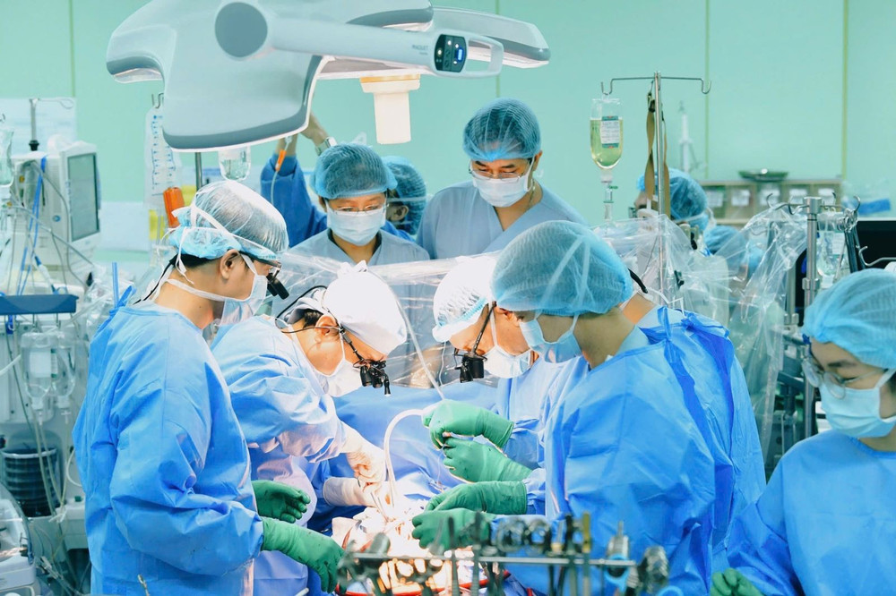 Bệnh viện Đại học Y Dược TP Hồ Chí Minh thực hiện ca ghép tim xuyên Việt lần đầu tiên. Ảnh: BVCC Bệnh viện Đại học Y Dược TP Hồ Chí Minh thực hiện ca ghép tim xuyên Việt lần đầu tiên. Ảnh: BVCC