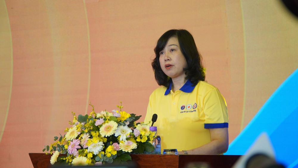 Bộ Trưởng Bộ Y tế Đào Hồng Lan nhận định Việt Nam "đi sau về trước" trong lĩnh vực ghép tạng. Bộ Trưởng Bộ Y tế Đào Hồng Lan nhận định Việt Nam "đi sau về trước" trong lĩnh vực ghép tạng.