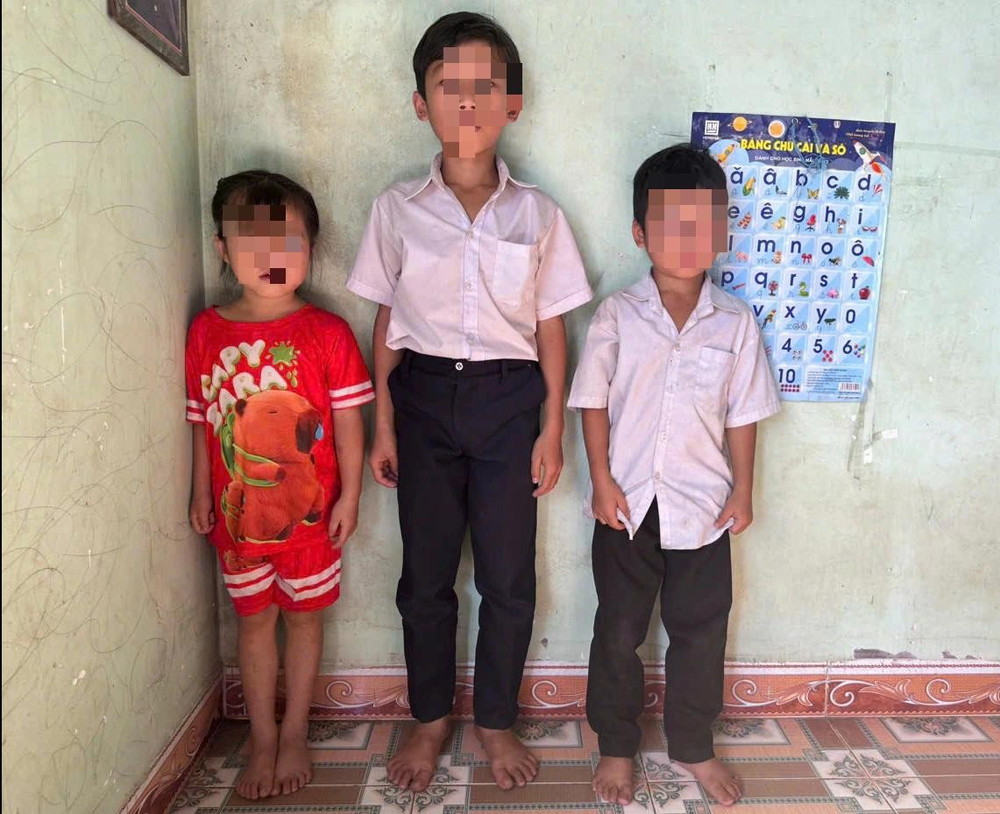 3 cháu bé đạp xe gần 50 km đi tìm cha 3 cháu bé đạp xe gần 50 km đi tìm cha