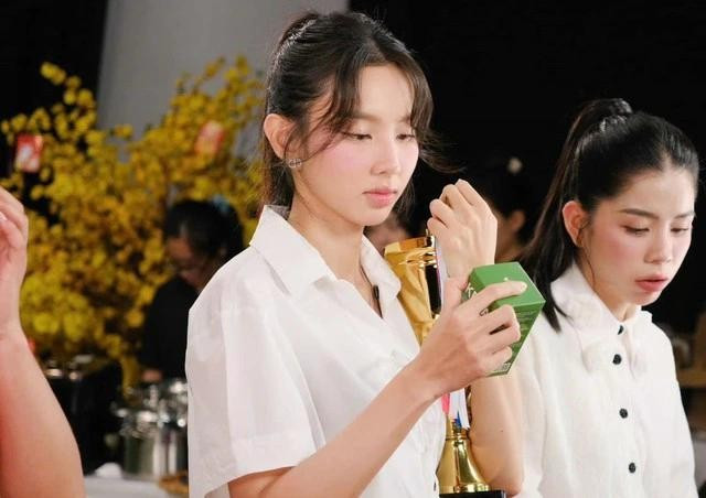 Hình ảnh của Thùy Tiên được đăng tải trên trang chủ của thương hiệu kẹo rau củ. Ảnh: K.V Hình ảnh của Thùy Tiên được đăng tải trên trang chủ của thương hiệu kẹo rau củ. Ảnh: K.V