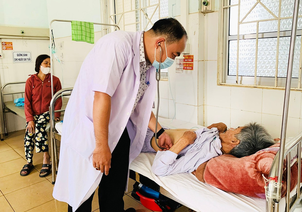 Đối với Bệnh viện Lao và Bệnh phổi tỉnh, Bệnh viện Tâm thần kinh tỉnh, nhiều bác sĩ đề nghị cần có cơ chế riêng để thu hút và đào tạo nhân lực hiệu quả, chất lượng. Ảnh: N.N 1nn-4756.jpg