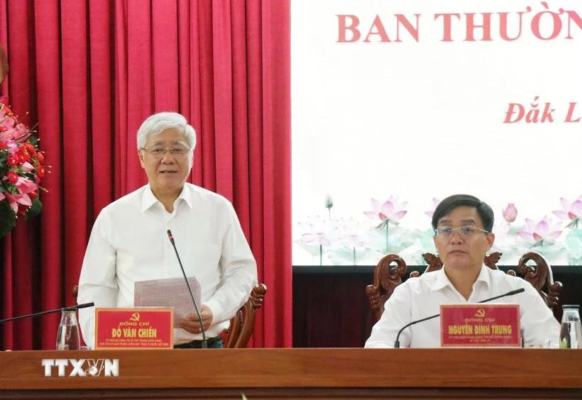 Đồng chí Đỗ Văn Chiến, Ủy viên Bộ Chính trị, Bí thư Trung ương Đảng, Chủ tịch Ủy ban Trung ương Mặt trận Tổ quốc Việt Nam, Trưởng đoàn Công tác 1922 phát biểu. Ảnh: Tuấn Anh/TTXVN doan-kiem-tra-cua-bo-chinh-tri-cong-bo-du-thao-bao-cao-kiem-tra-tai-dak-lakdd.jpg