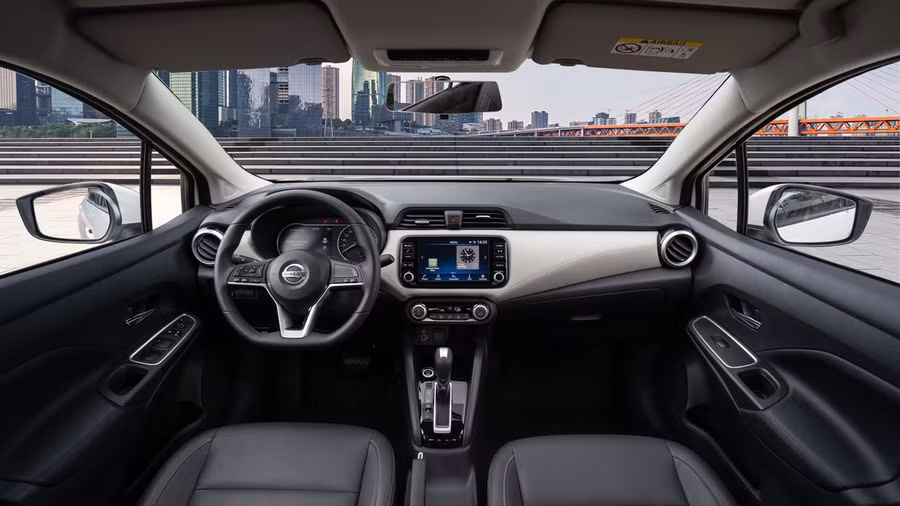 Không gian thiết kế bên trong mẫu Nissan Almera. Ảnh: ST