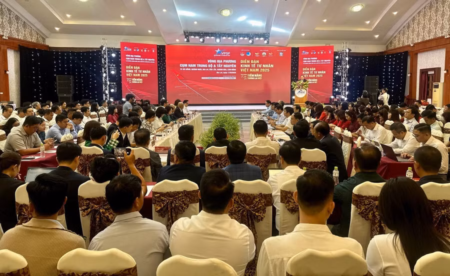 quang-canh-dien-dan-kinh-te-tu-n1.jpg