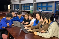 Tuổi trẻ QNU hưởng ứng “Ngày hội non sông”.