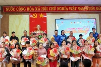 Đoàn UBND tỉnh tổ chức chương trình “Xuân yêu thương” tại xã Kim Sơn.