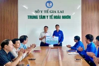 Ra mắt công trình thanh niên “Bảng thông tin chuyển đổi số” tại Trung tâm Y tế Hoài Nhơn.