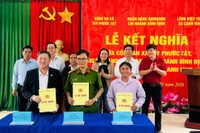 Công an xã Tuy Phước Tây, Agribank Bình Định kết nghĩa với làng Hiệp Tiến.