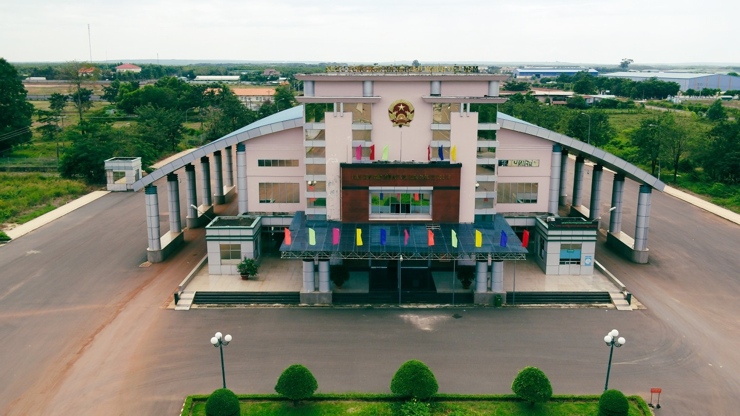 Cửa khẩu quốc tế Hoa Lư kết nối Bình Phước sang Vương quốc Campuchia tien-dung-2-11-21435711122024.jpg