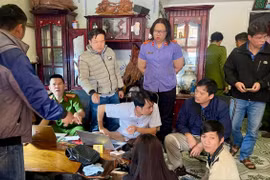 Cơ quan chức năng làm việc với các đối tượng trong vụ án.