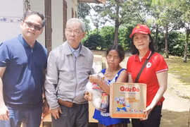 Gia Lai: Tặng 200 suất quà cho bệnh nhân phong, người có hoàn cảnh khó khăn 