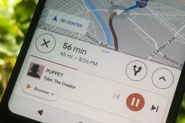 Tính năng điều khiển nhạc khi điều hướng bất ngờ biến mất trên Google Maps Android