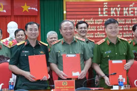 Đại diện các cơ quan ký kết Quy chế phối hợp phối hợp, bảo đảm an ninh trật tự.